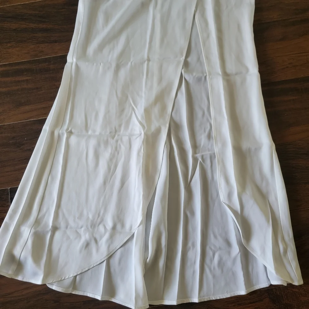 New Nookie Stella Satin Plunge Neckline Mermaid Sexy High Front Slit Gown Medium - Picture 8 of 16